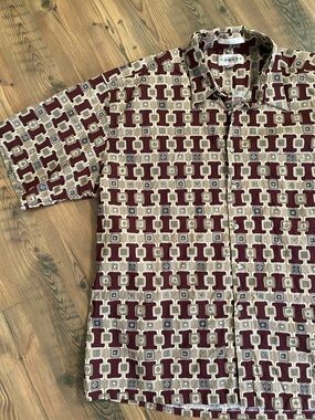 Men's Casual Short-Sleeve Button-Down Shirt - Burgundy and Cream Geometric